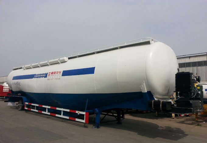 HOWO Cement Tanker Semi Trailer Images 1