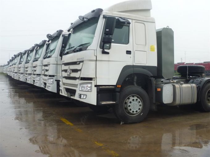 Sinotruk HOWO 6X4 Tractor Truck with 371HP (ZZ4257S3241W) 