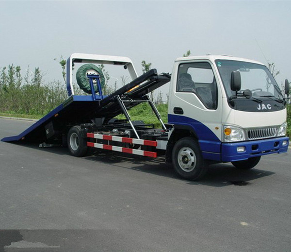 3-4 Ton Flatbed Tow Truck Wrecker with Good Price 