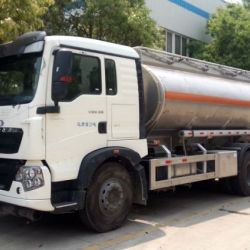 HOWO 8X4 Aluminum/Stainless Oil Tank Truck for Sale