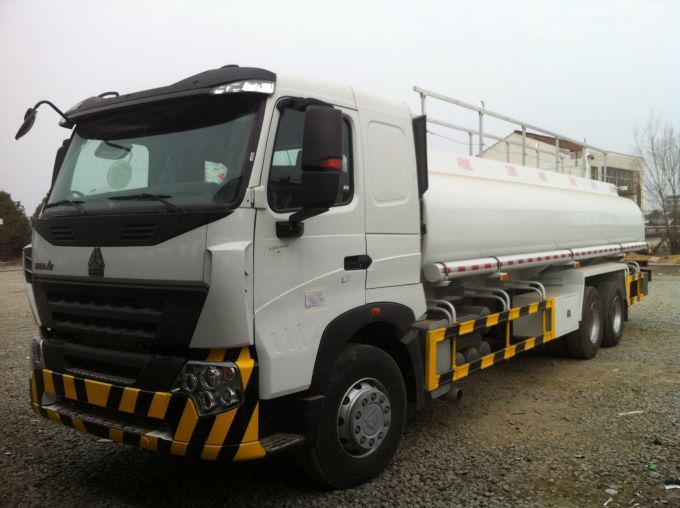 Sinotruk A7 6X4 371PS 20m3 Fuel Tank Truck Images 1