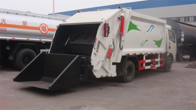 China 4X2 5cbm Compressed Garbage Truck with 120HP Images 1