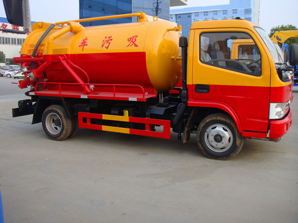 High Quality 5000L Sewage Suction Truck Images 1