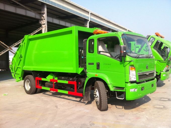 HOWO 4X2 Light Truck 8m3 Garbage Compactor 