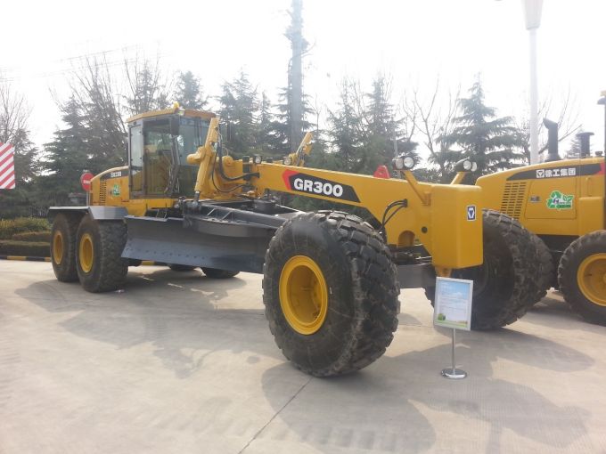 215HP Motor Grader for Sale Images 1