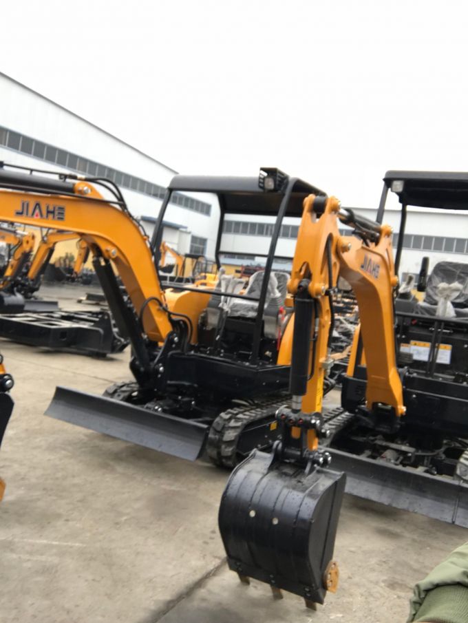 China 2t Mini Kubota Crawler Low Price Excavator Images 1