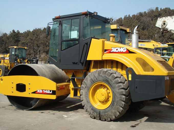 14tons Road Roller Mechanical Vibratory Compactor (XS142J) Images 1
