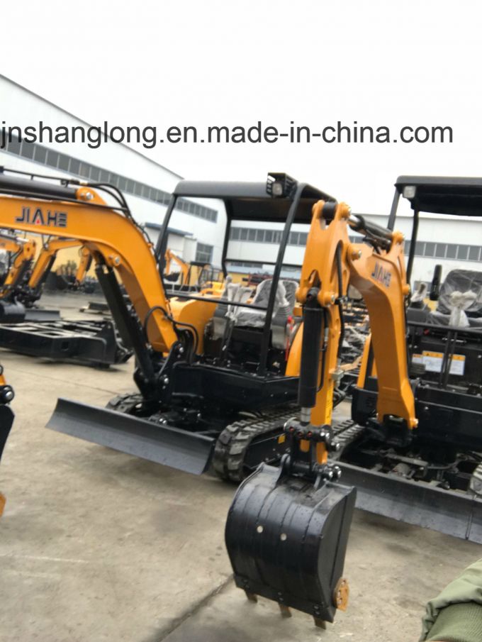 China 1.8t Crawler Mini Excavator Low Price Hot Sale Images 1