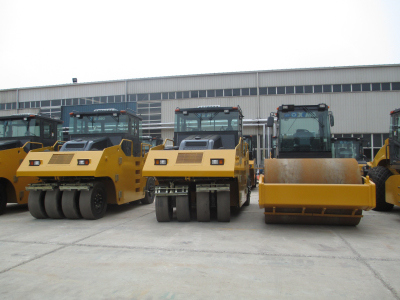 Heavy Road Machinery 20tons XP203 T Pneumatic Tyred Roller Images 1