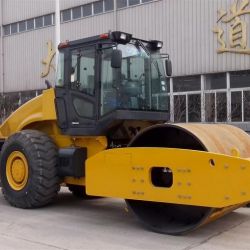 Construction Machinery 16t Single Drum Vibratory Road Roller (Xs162j)