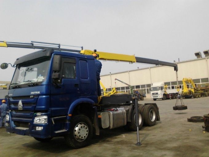 HOWO Truck Chassis 12ton Truck Mounted Crane 