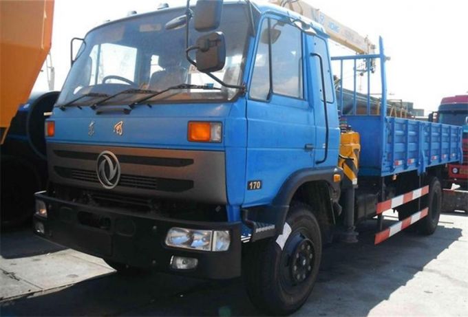 LHD/Rhd Truck with Small Lift Carry Cranes (XZJ5110JSQD) Images 1