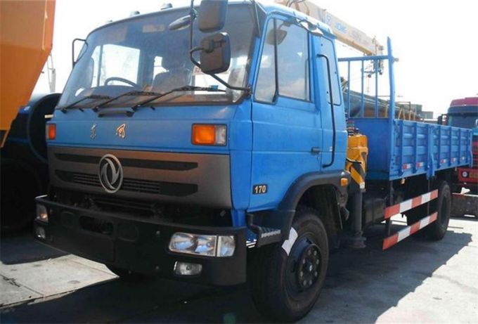 LHD/Rhd Truck with Small Lift Carry Cranes (XZJ5110JSQD) 