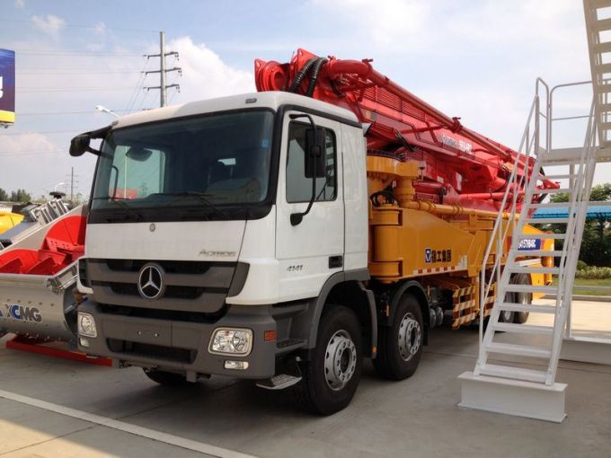 Truck-Mounted Concrete Boom Pump (ORIGINAL Benz CHASIS) Images 1