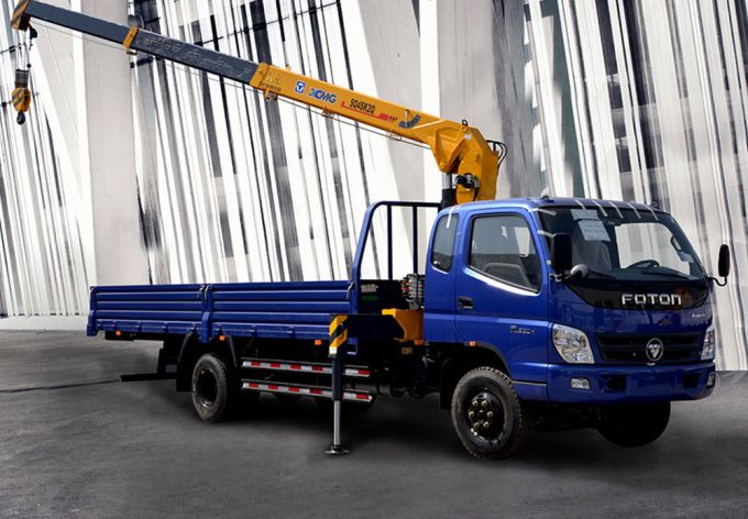 4 Ton Truck Mounted Crane/Crane Truck 