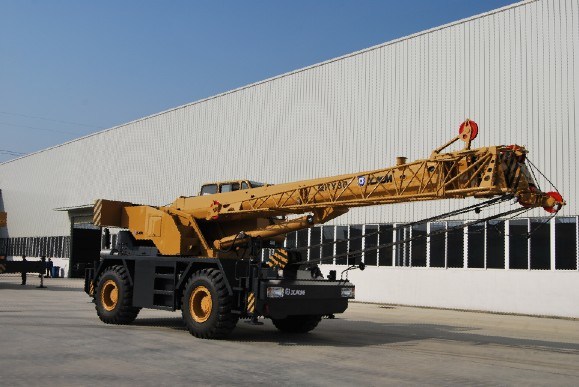 30 Ton Rough Terrain Crane 