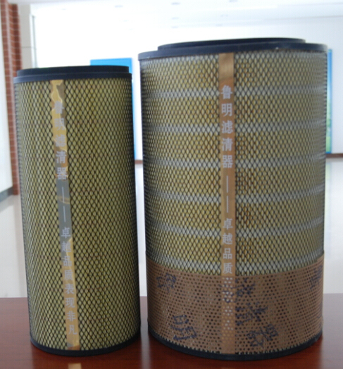 Sinotruk HOWO Truck Air Filter Af26569/Af26570 Engine Spare Parts Images 1