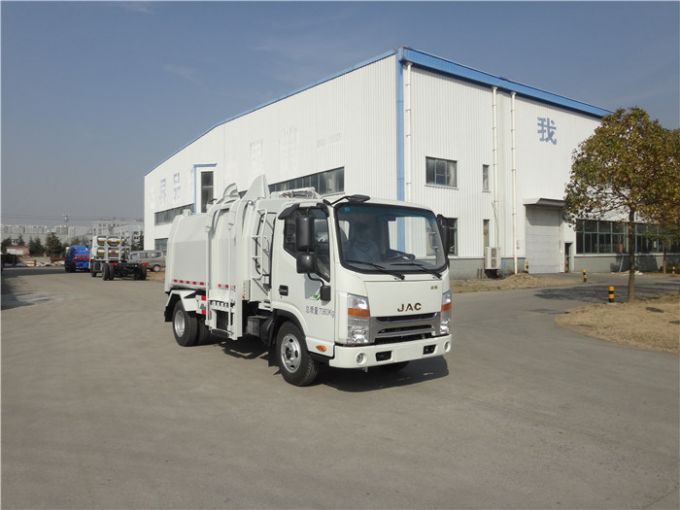 China Best Side Loading Garbage Truck with Isuzu Hino HOWO Daf Chassis Images 1