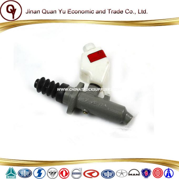 Sinotruck HOWO Truck Spare Parts Clutch Master Cylinder with Oil Tank Wg9925230520 Images 1