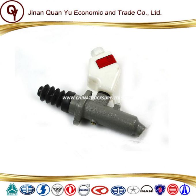 Sinotruck HOWO Truck Spare Parts Clutch Master Cylinder with Oil Tank Wg9925230520 