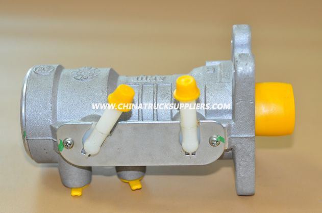 JAC Yangchai Engine No. 01263118 Brake Master Cylinder 4.00. Lmaajii0070013 Images 1