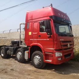 Sinotruk HOWO Heavy Duty Truck 336 HP 6X2 Tractor Truck/Trcator Head