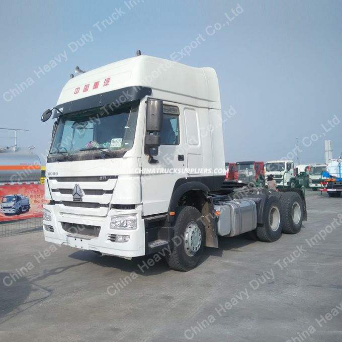 Sinotruk HOWO Tractor Truck Head with 420HP Enginen Trailer Head 