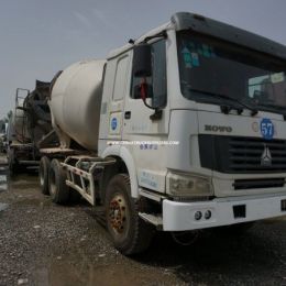 Used Sinotruk HOWO 30t Concrete Cement Mixer Truck