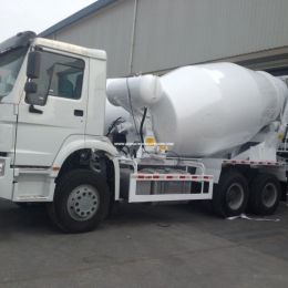 Sinotruk HOWO 6X4 Concrete Mixer Truck 8/9 Cubic