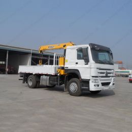 Sinotruk HOWO 4*2 Truck Mounted Crane Truck with Crane for Sale
