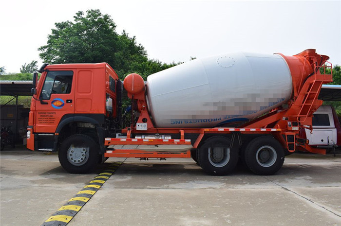 HOWO 6x4 left hand drive 10cbm 12cbm concrete mixer trucks 