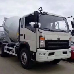 HOWO 4X2 LHD 5M3 130hp concrete mixer truck